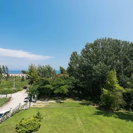 بيت للعطل Natasha Summer House